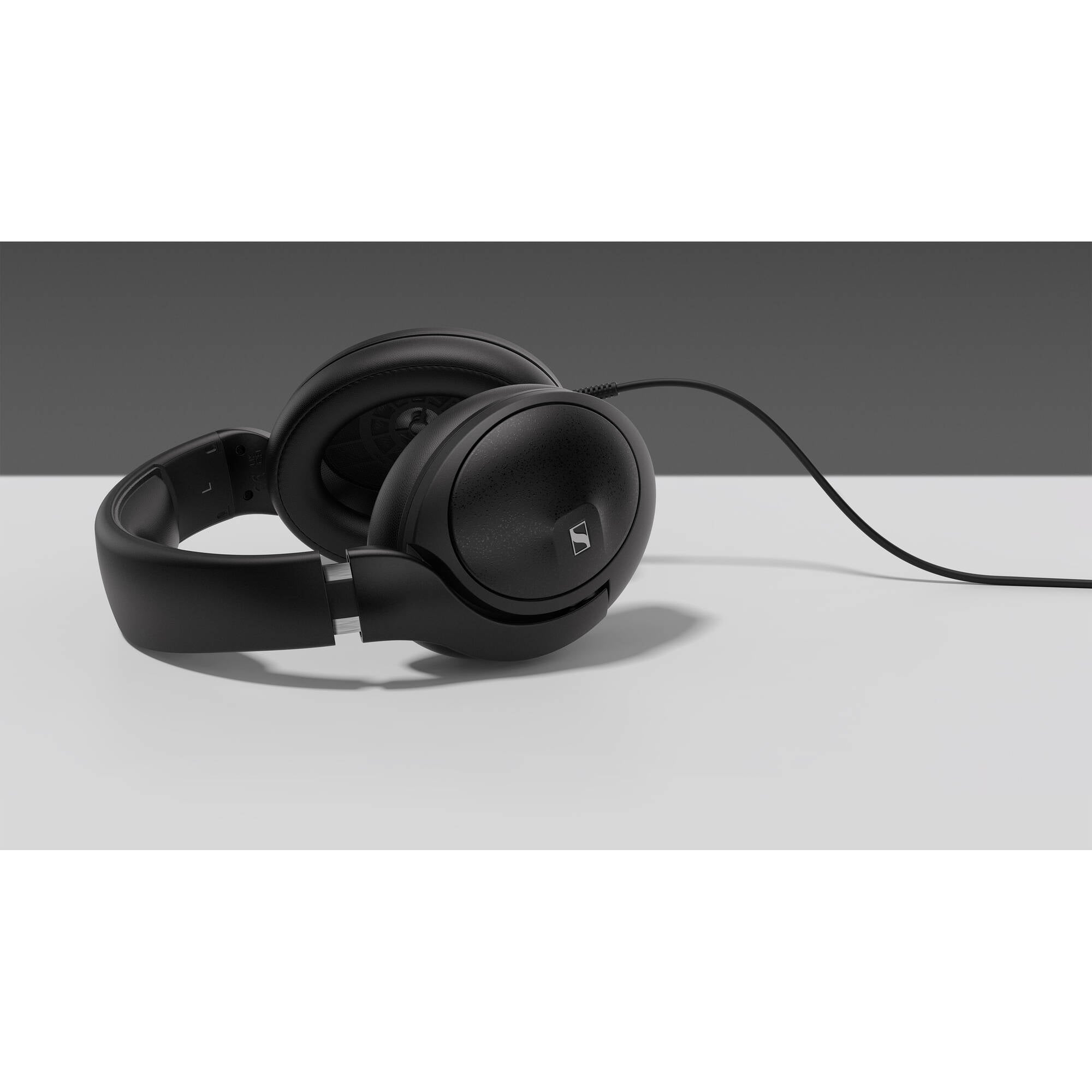 Sennheiser HD 620S Closed-Back Audiophile Reference Headphones