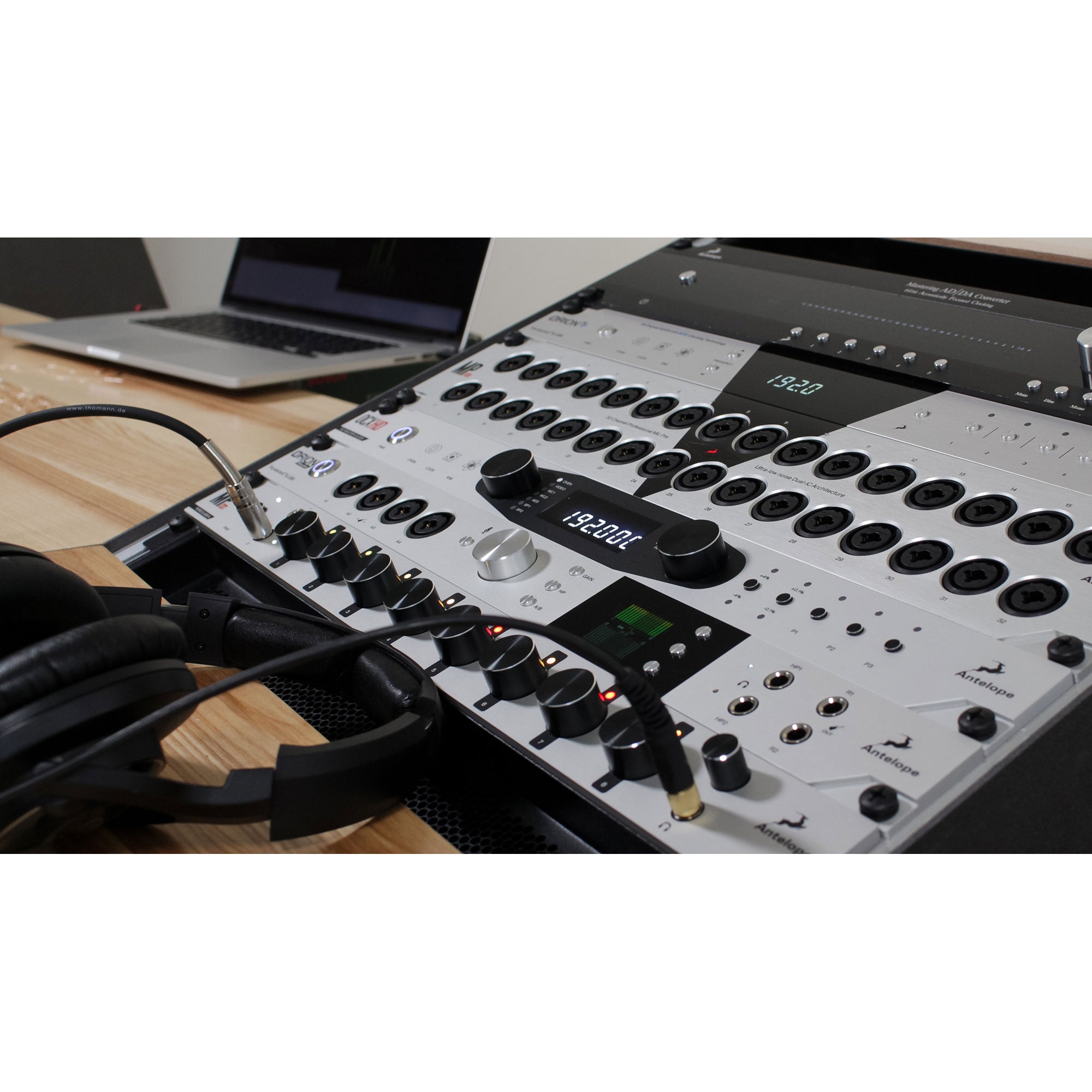 Antelope Audio Isochrone OCX HD Master Clock