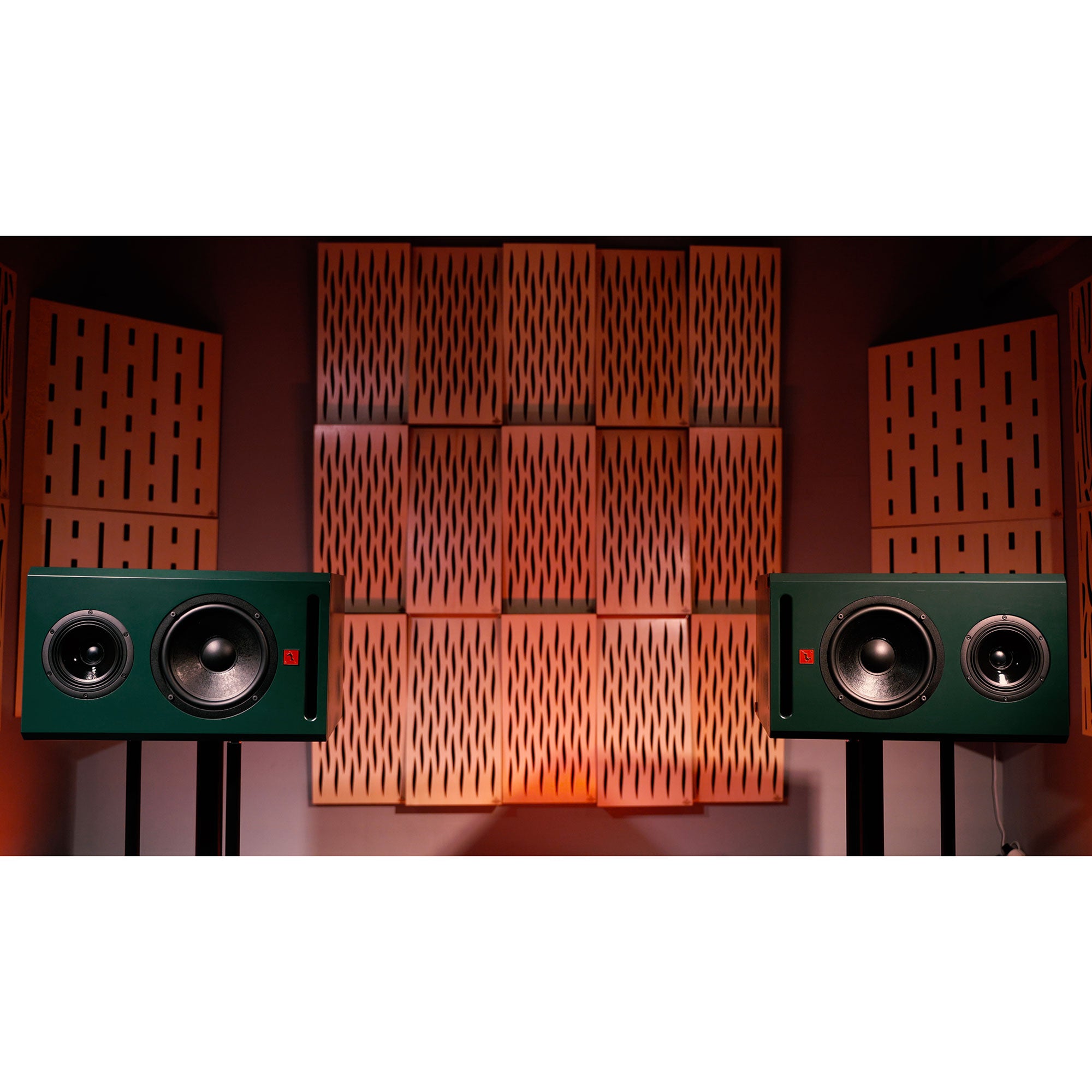 Antelope Audio Atlas i8 3-Way Isobaric Active Studio Monitor (Single)