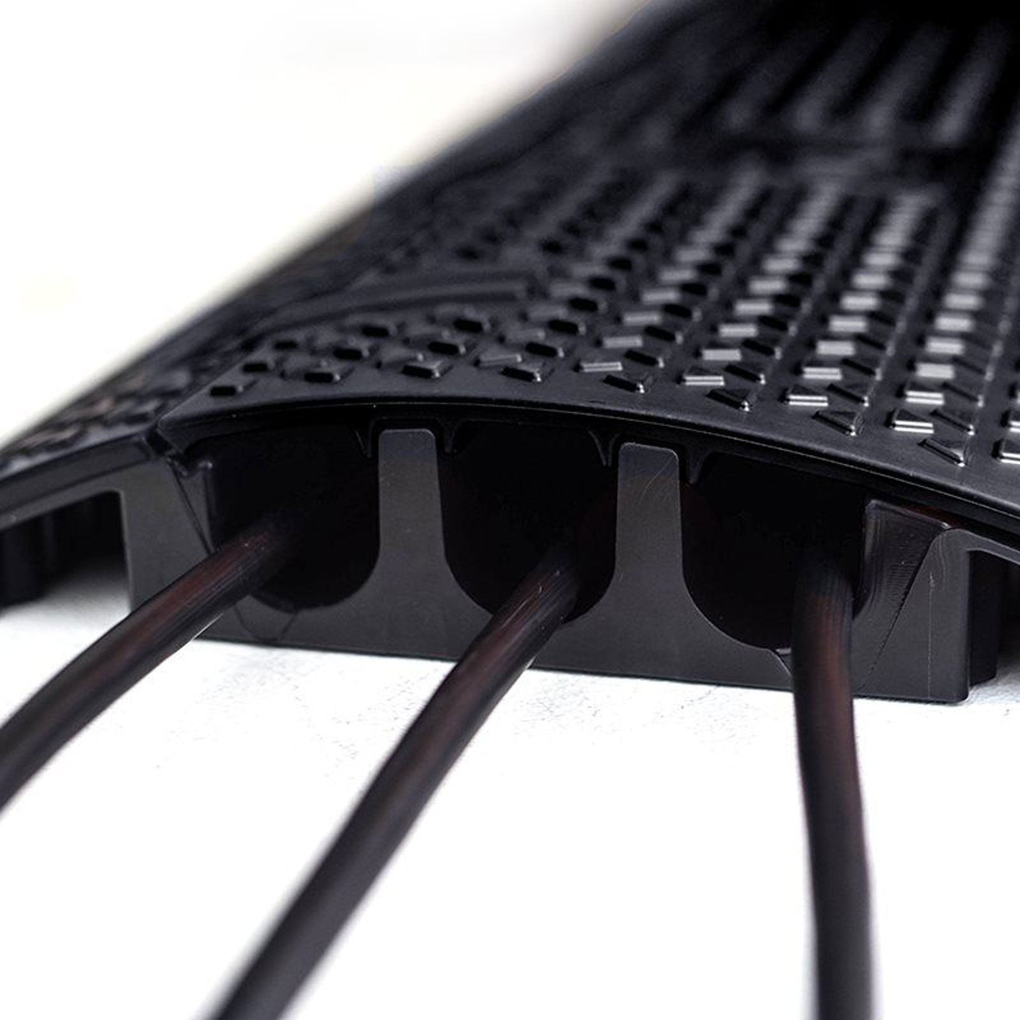 Penn Elcom CROSS3K Cross 3 Three Channel Crossover Cable Protector (Black)