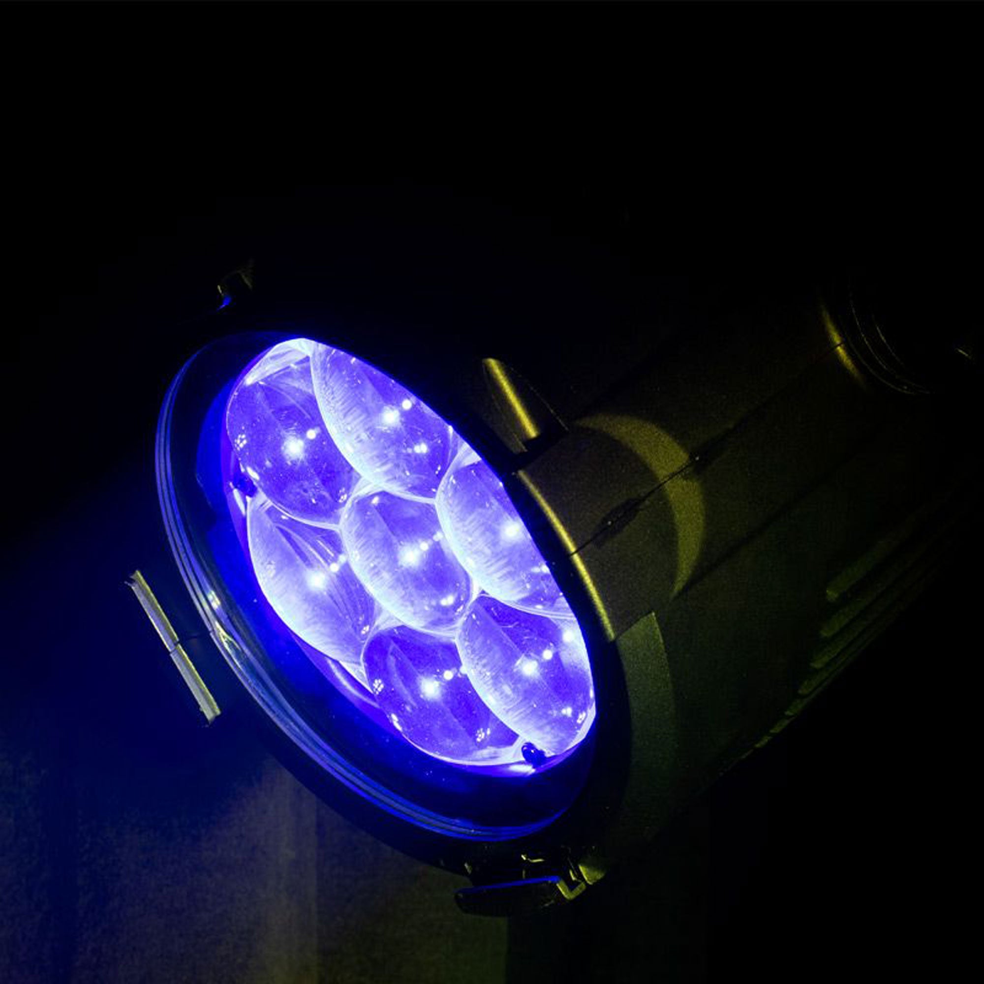 American DJ Encore Z7LP Heavy-Duty RGBL Quad LED Par Fixture with Motorized Zoom