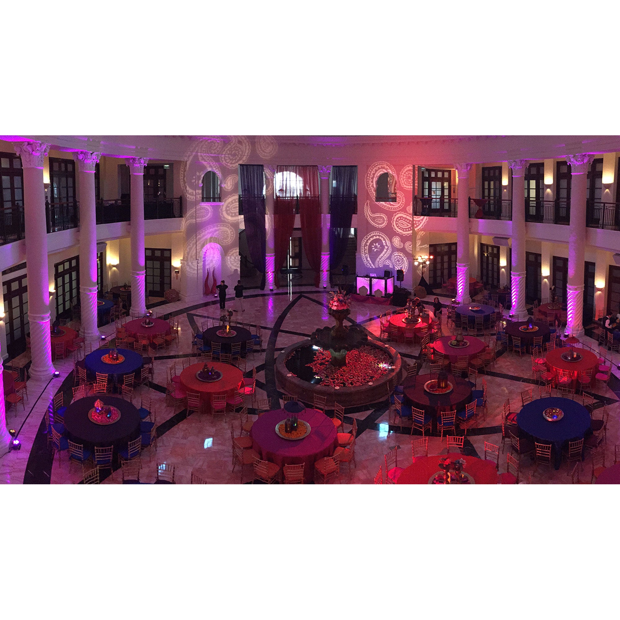 Chauvet DJ SlimPAR 64 RGBA Low-Profile LED PAR Wash Light with DMX Control (Black)