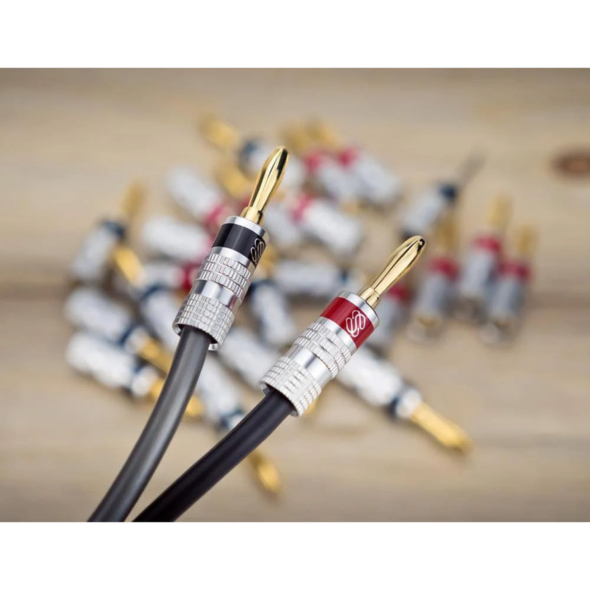 Sewell Silverback Gold Plated Dual-Screw Banana Plugs (1 Red & 1 Black)