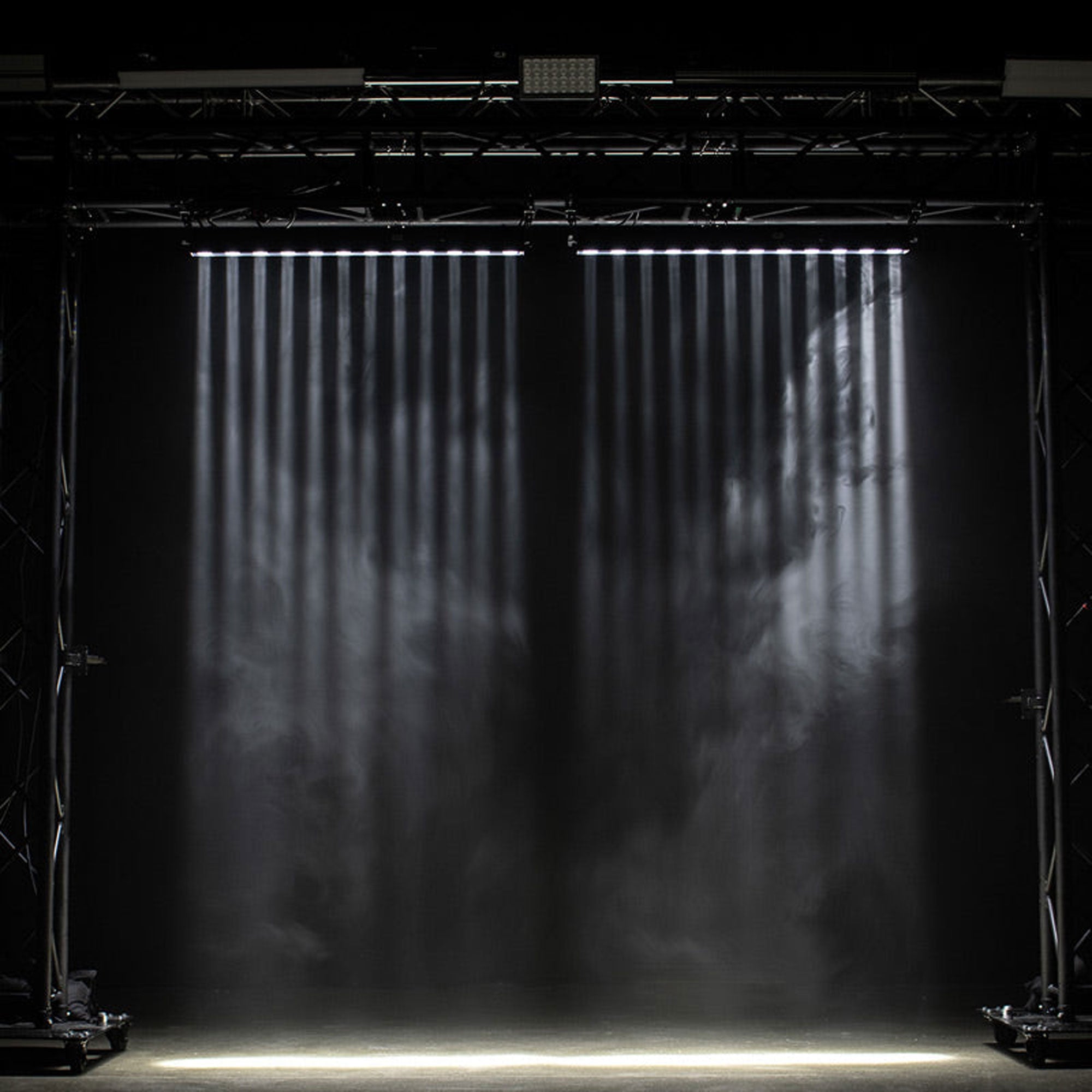 American DJ Ultra Beam Bar 12CW Cool White LED Linear Bar Effect Light (1 Meter)