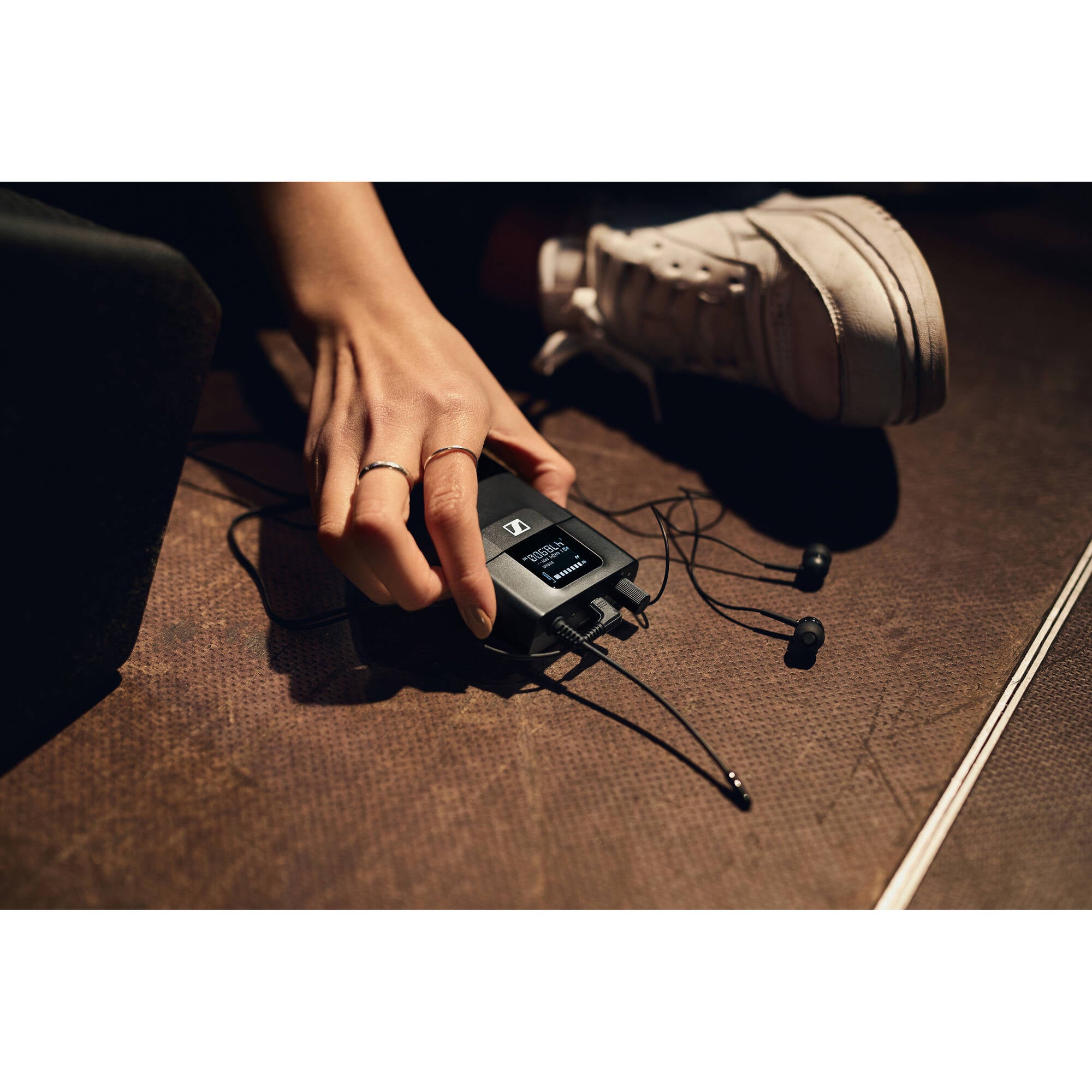 Sennheiser XSW IEM EK Stereo Bodypack Wireless Receiver with IE 4 Earphones (A: 476-500 MHz)