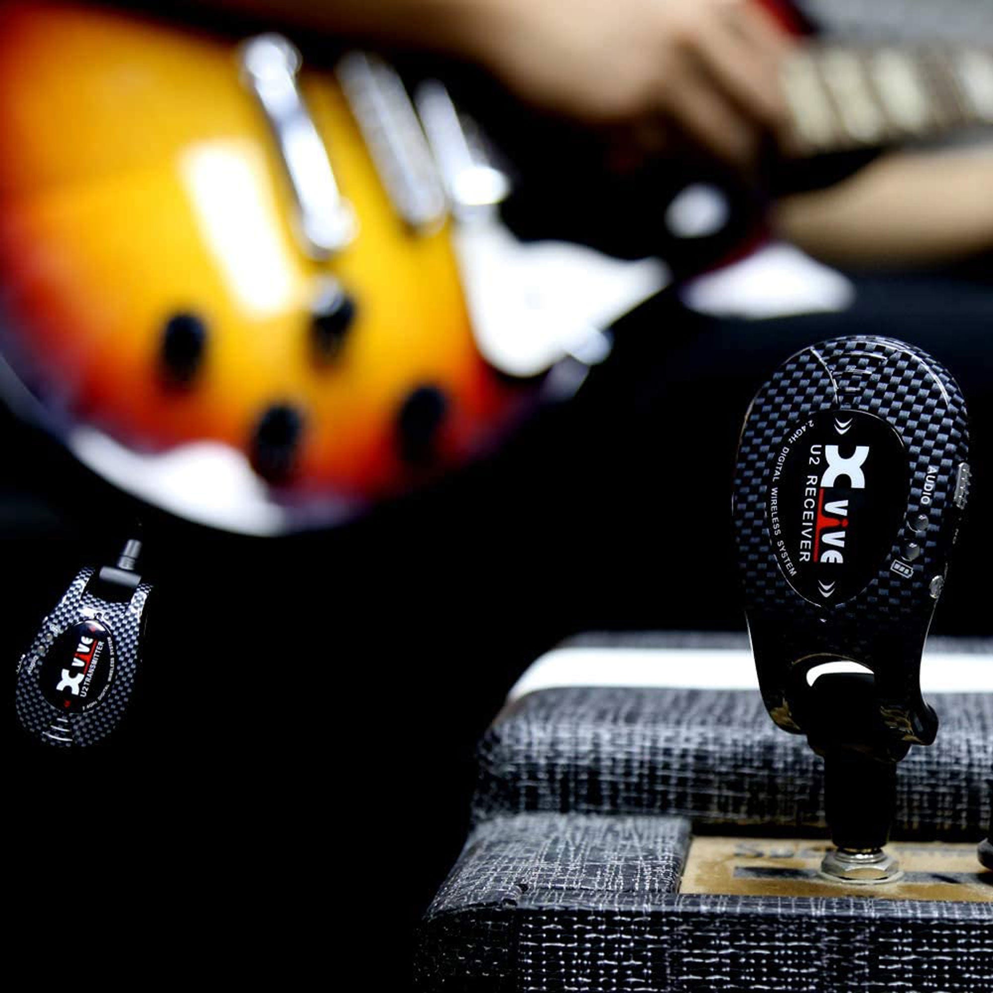 Xvive Audio U2 Digital Wireless System for Electric Guitars (Carbon, 2.4 GHz)