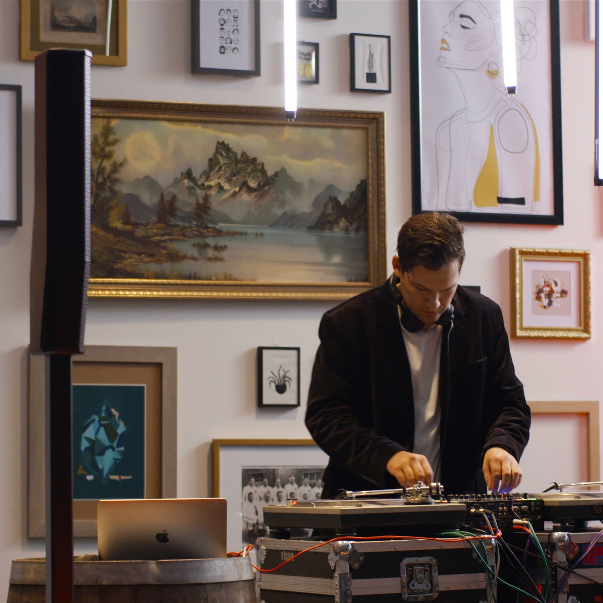 Electro-Voice EVOLVE 30M Portable 1000W Column Sound System with Mixer & Bluetooth (Black)