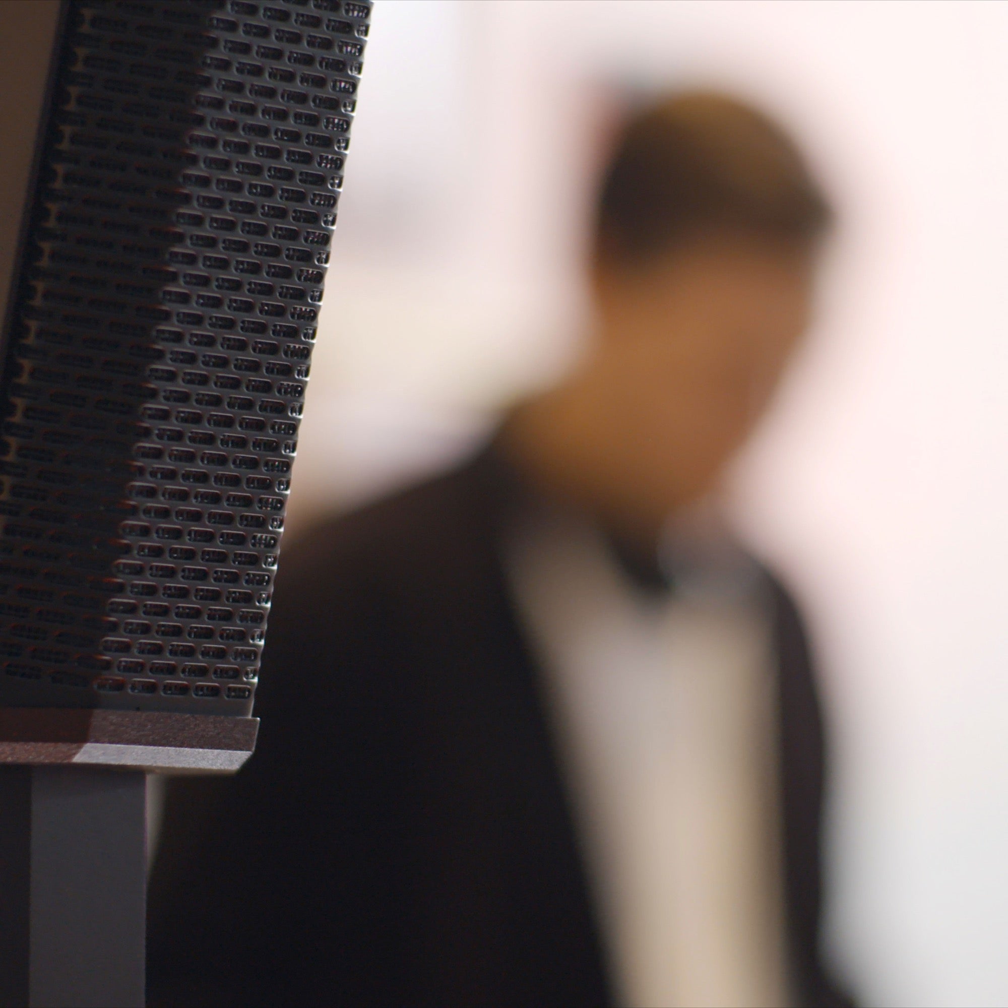 Electro-Voice EVOLVE 30M Portable 1000W Column Sound System with Mixer & Bluetooth (White)