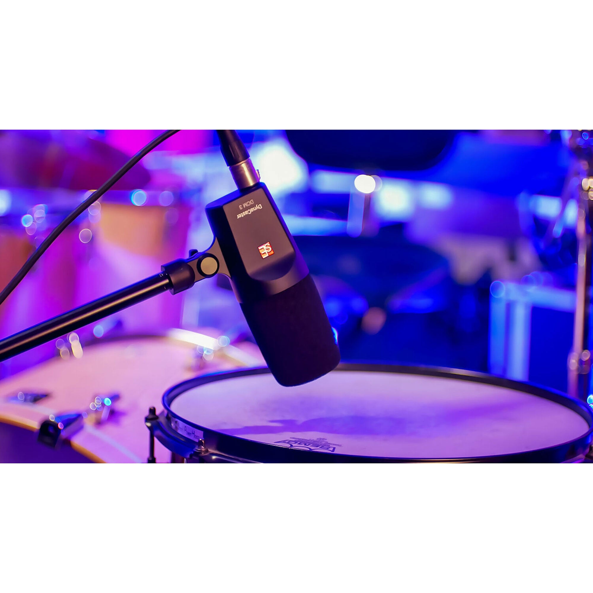 sE Electronics DynaCaster DCM6 Active Dynamic Broadcast Microphone with Mic Preamp