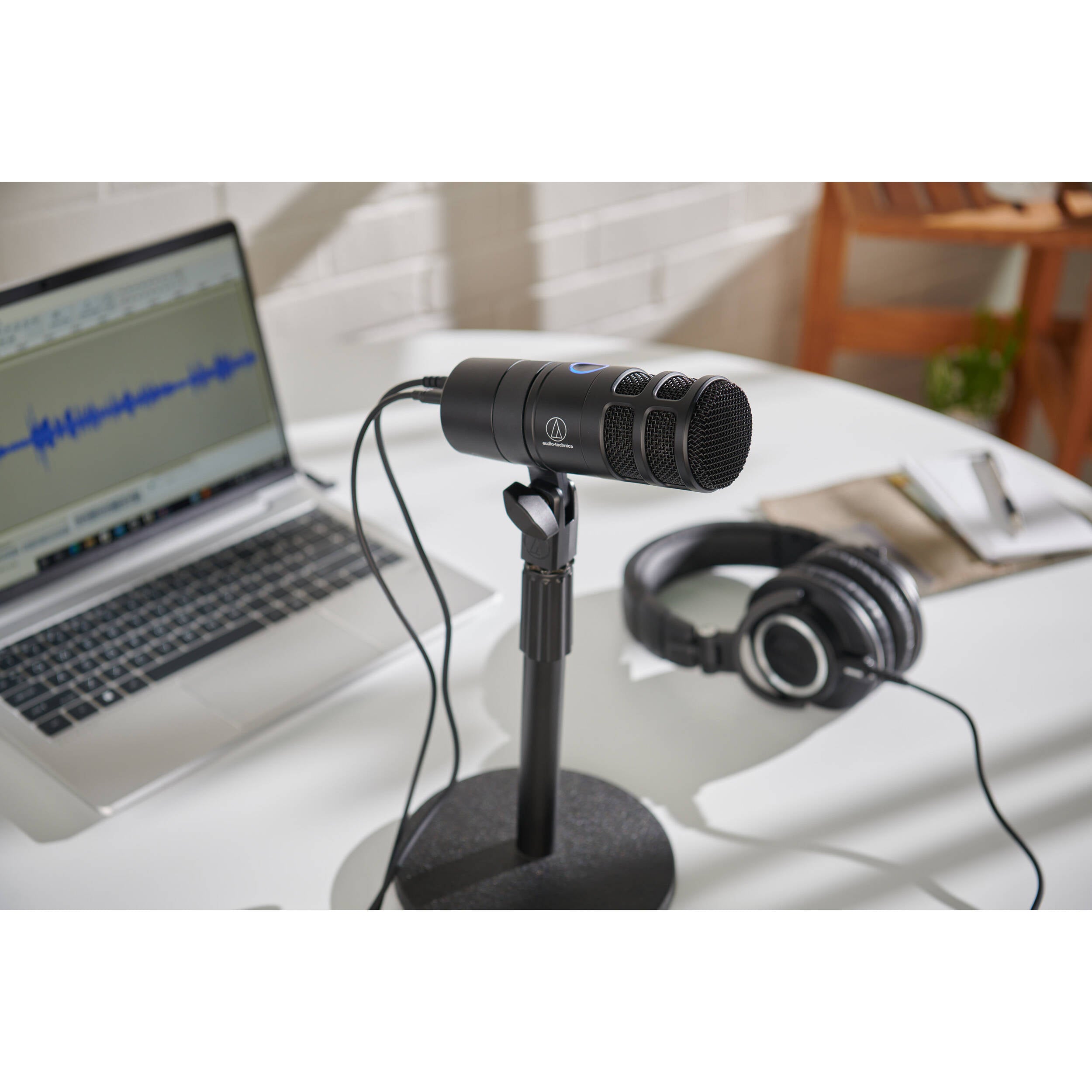 Audio-Technica AT2040USB Hypercardioid Dynamic USB Podcast Microphone