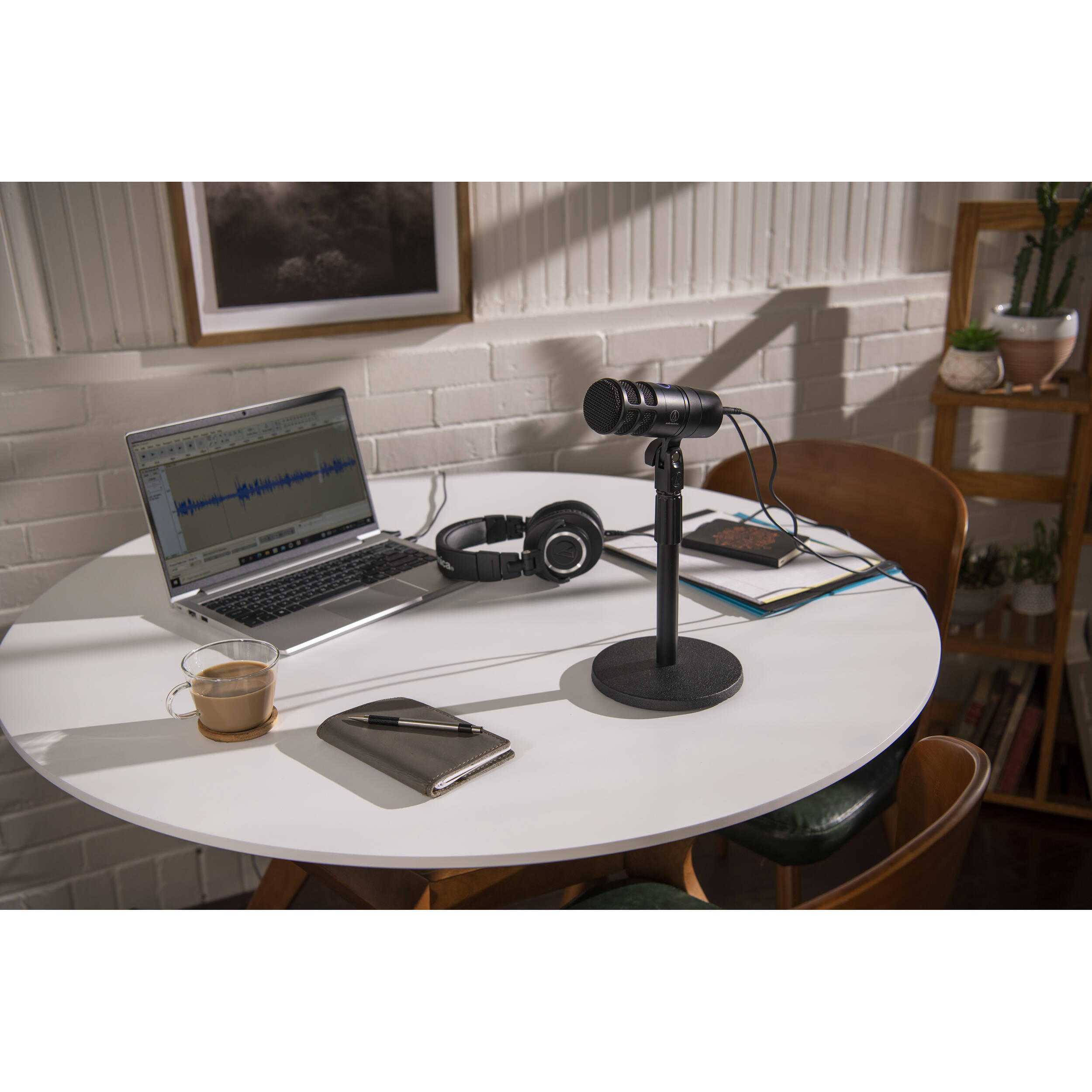 Audio-Technica AT2040USB Hypercardioid Dynamic USB Podcast Microphone