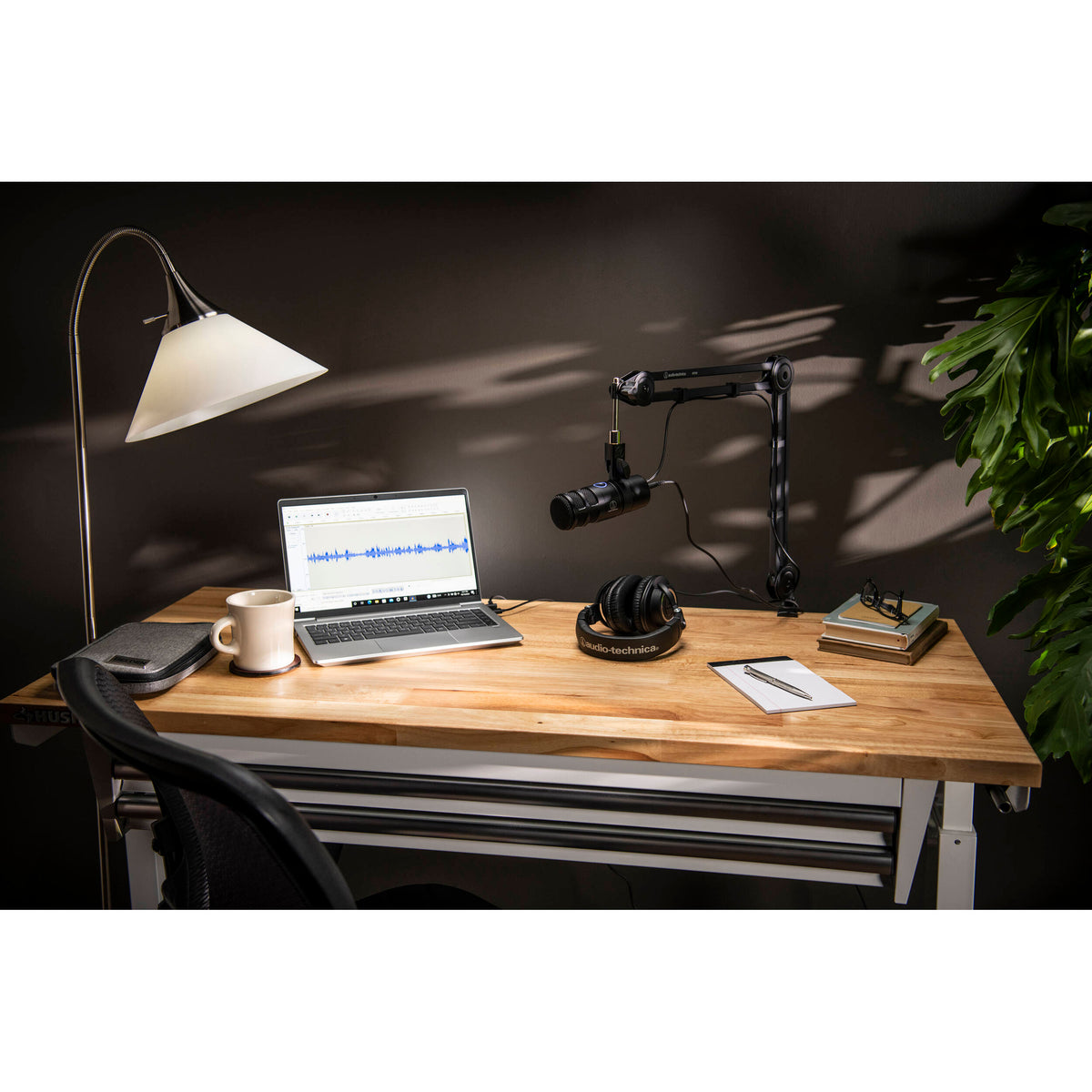 Audio-Technica AT2040USB Hypercardioid Dynamic USB Podcast Microphone