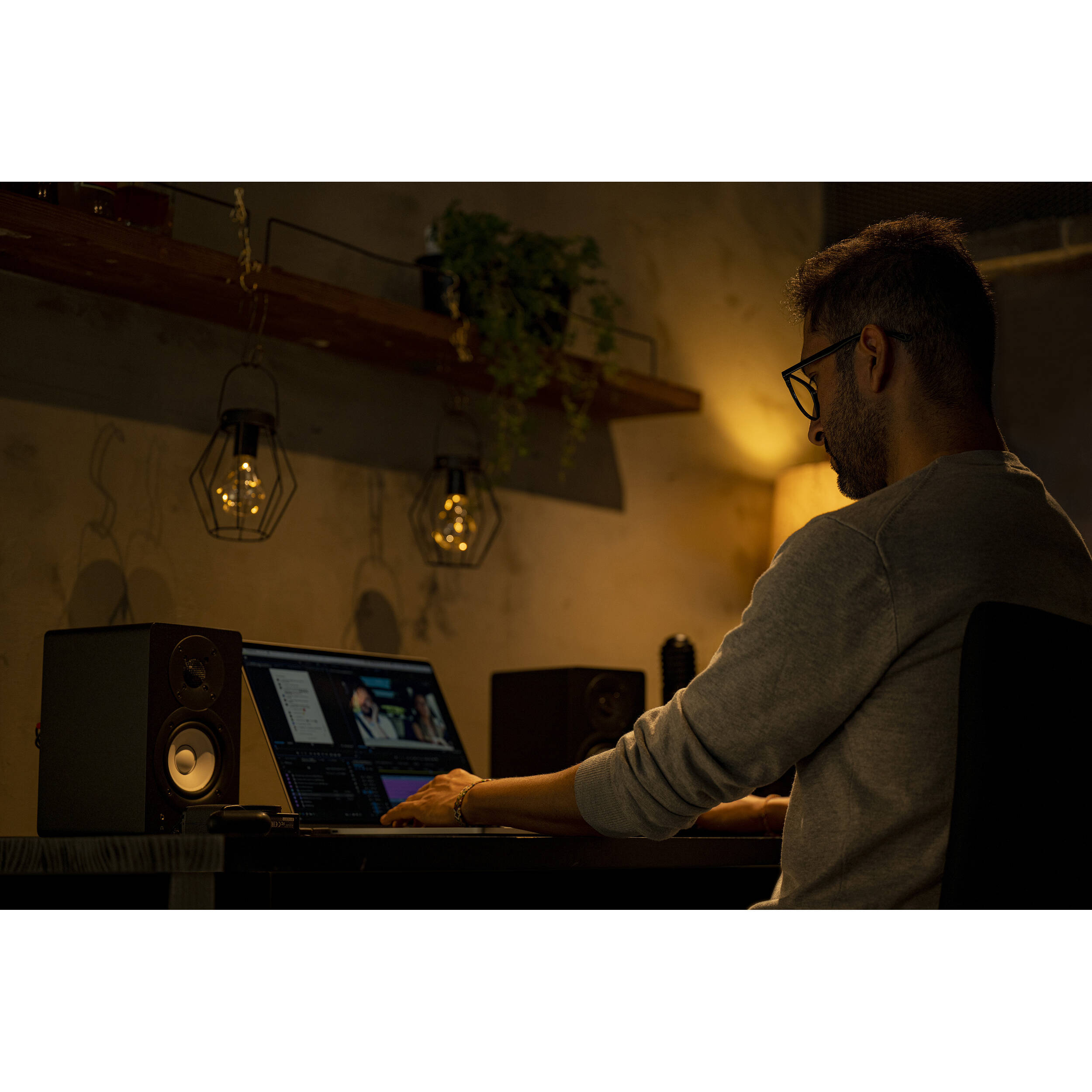 Yamaha HS3 Active 3.5" 2-Way Studio Monitors (Pair, Black)