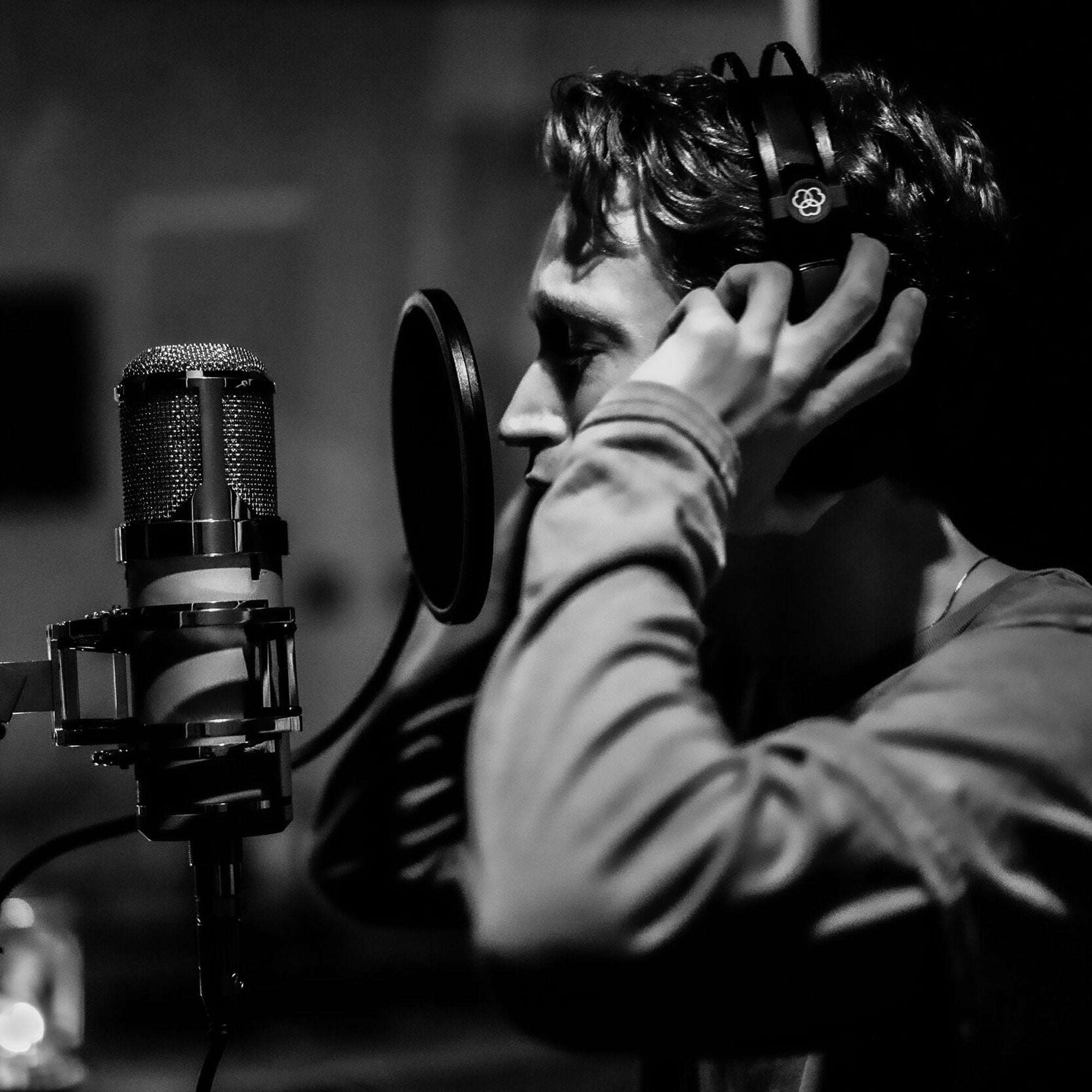 Lauten Audio Eden LT-386 Ultra-Large-Diaphragm Vacuum Tube Condenser Microphone