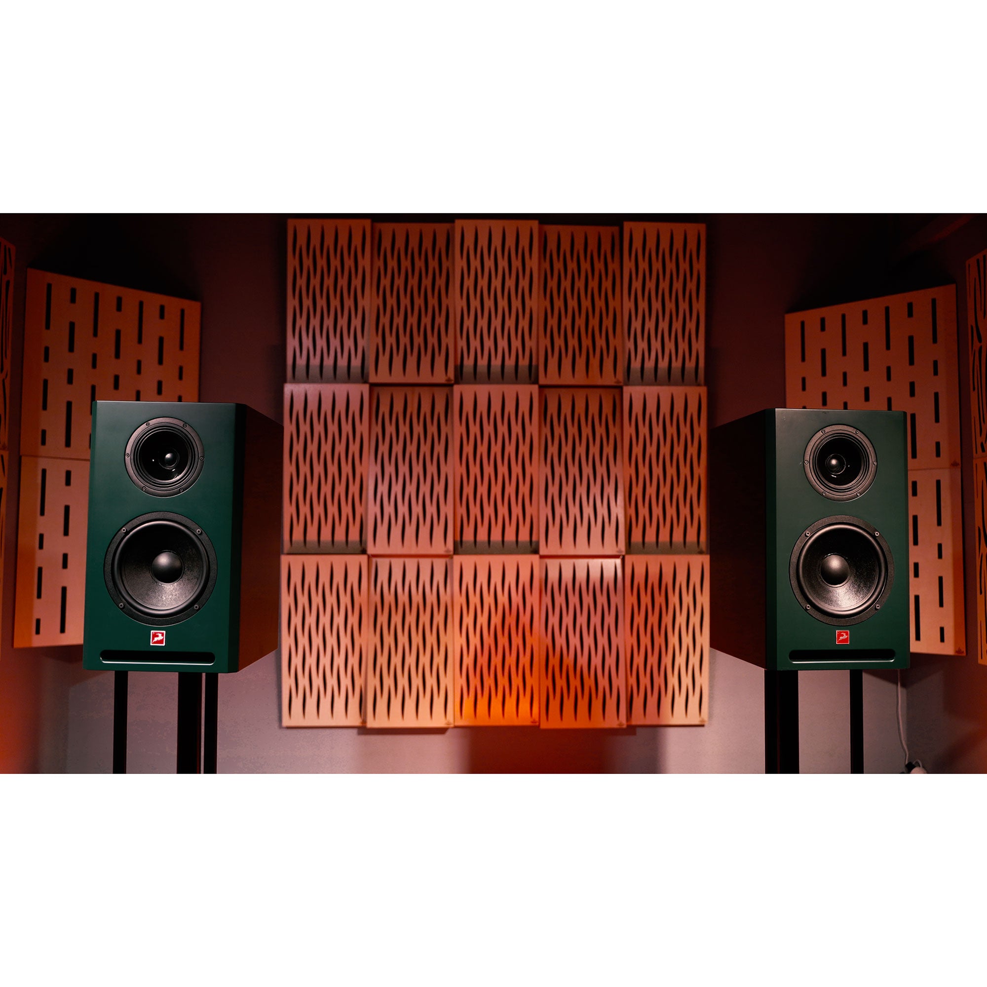 Antelope Audio Atlas i8 3-Way Isobaric Active Studio Monitor (Single)