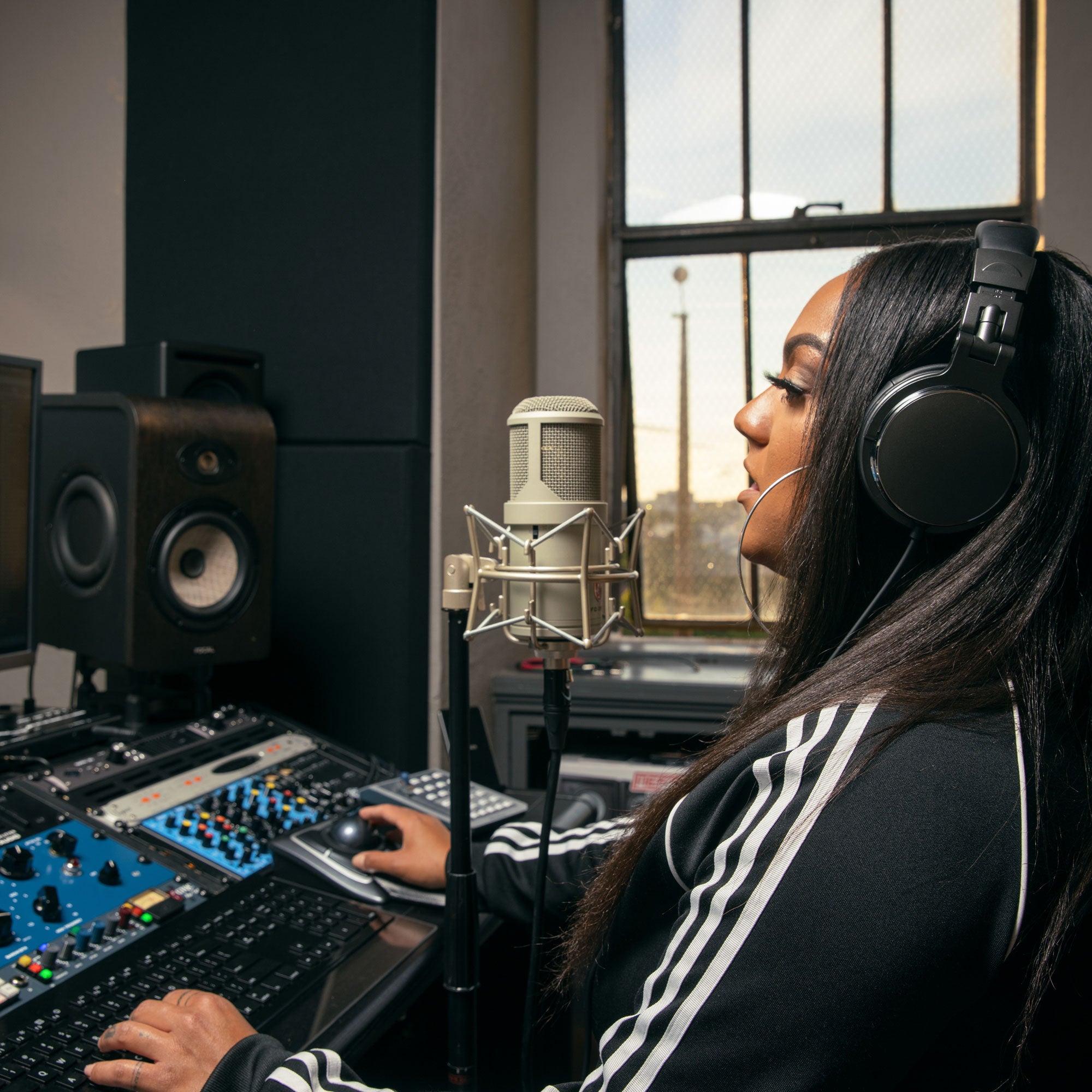 Lauten Audio Clarion FC-357 Large-Diaphragm Multipattern FET Condenser Microphone