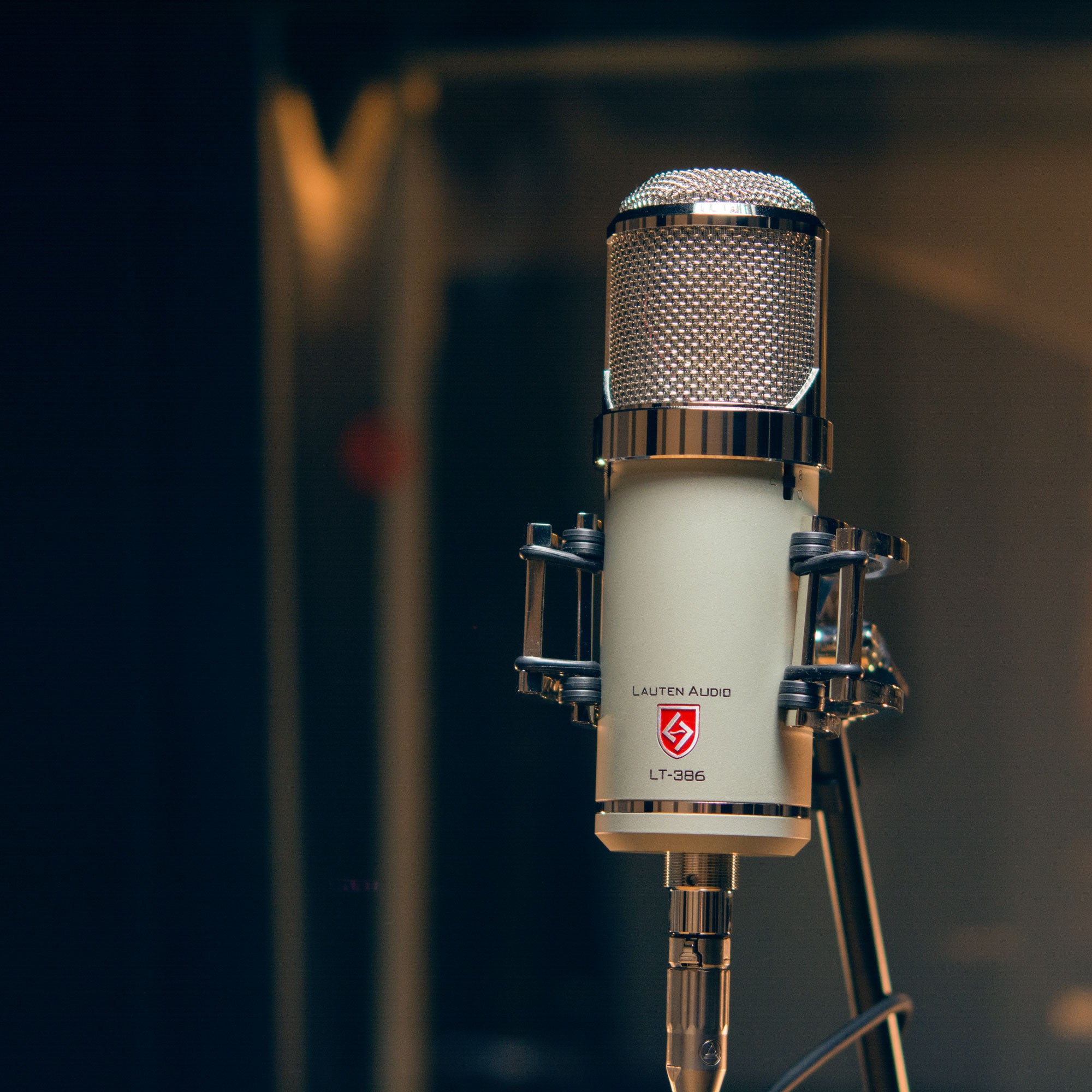 Lauten Audio Eden LT-386 Ultra-Large-Diaphragm Vacuum Tube Condenser Microphone
