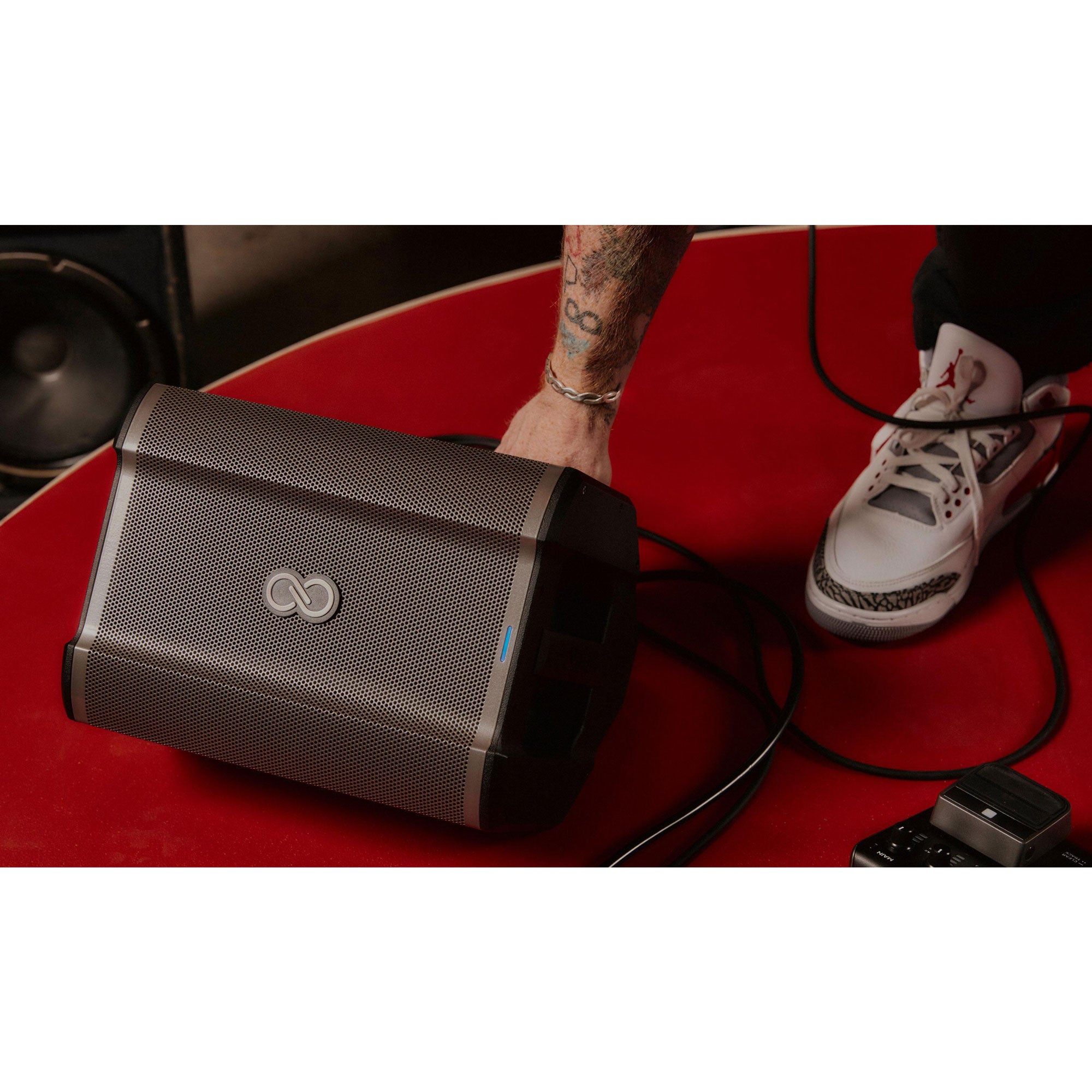 Sheeran Loopers Special Edition Busker Portable 200W 6.5" Battery-Powered PA Speaker