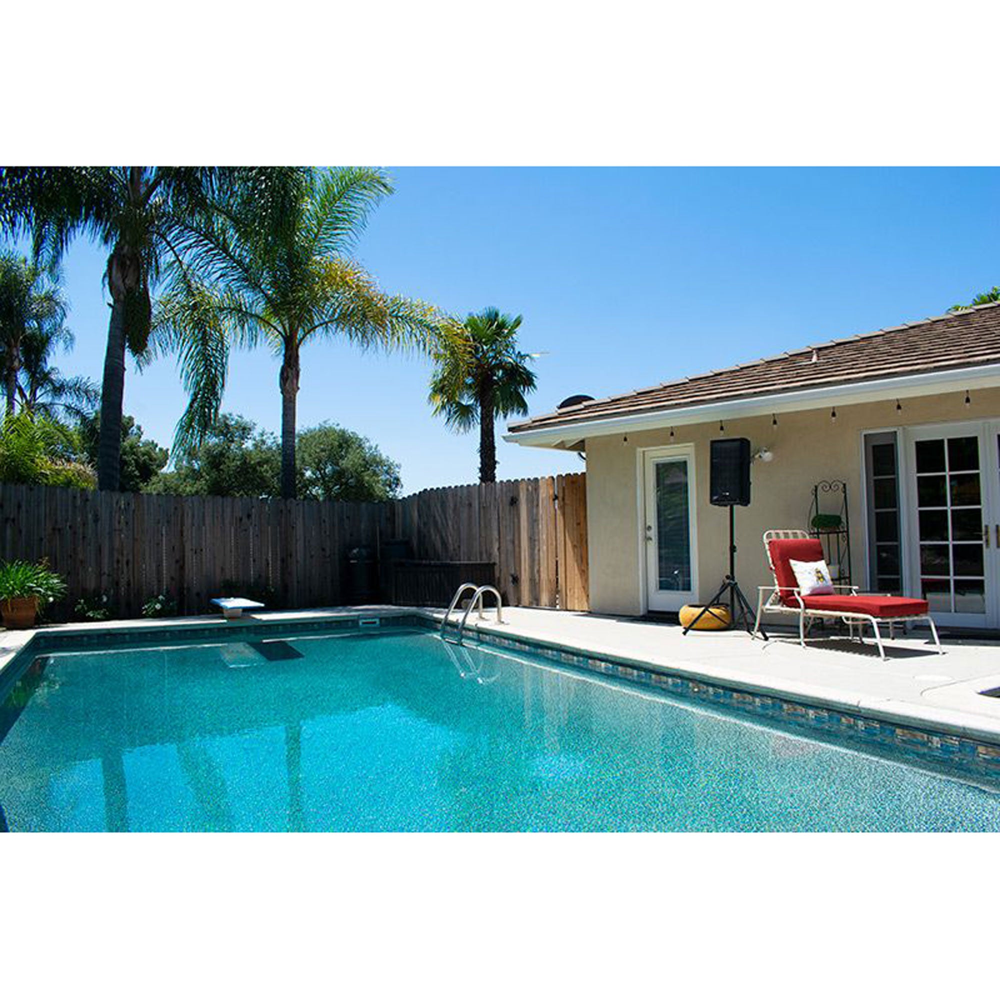 American Audio APX12 GO BT 12" 200W Battery-Powered Portable Bluetooth PA Speaker with Wireless Mic