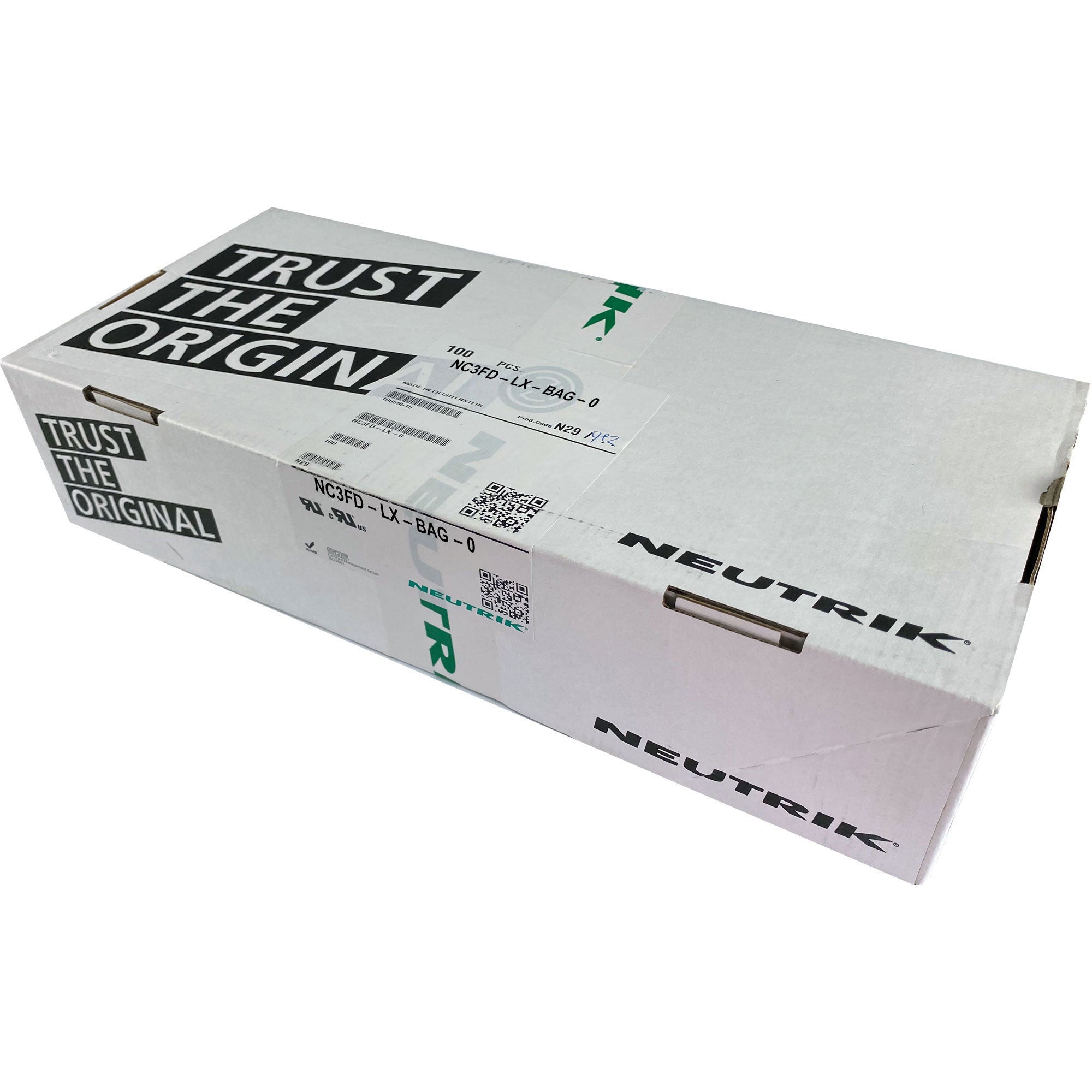 Neutrik NC3FD-LX-BAG-0 Latchless Female 3-Pin XLR Chassis Connector (Black/Silver, Box of 100) Image 1