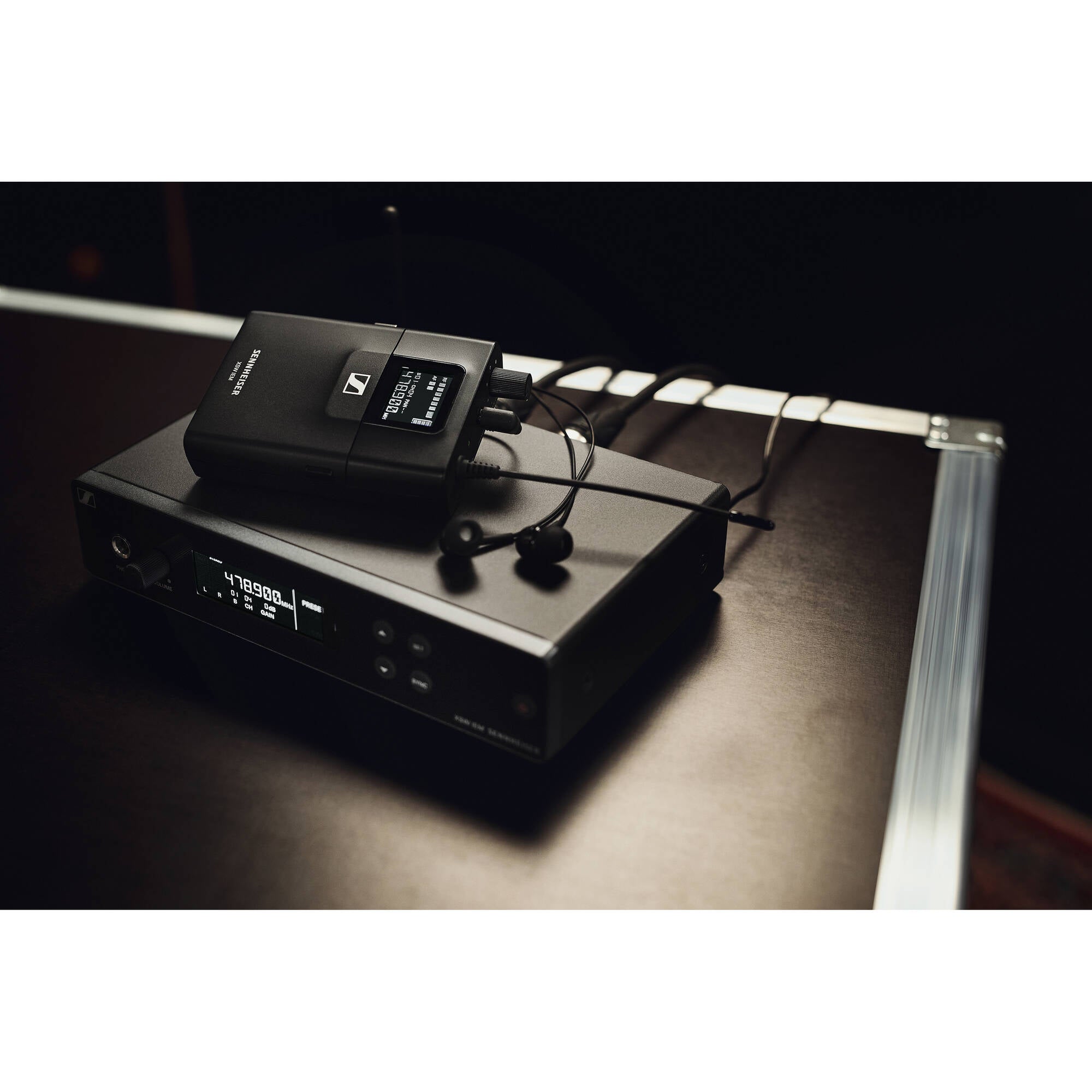 Sennheiser XSW IEM SET Stereo In-Ear Wireless Monitoring System (B: 572-596 MHz)