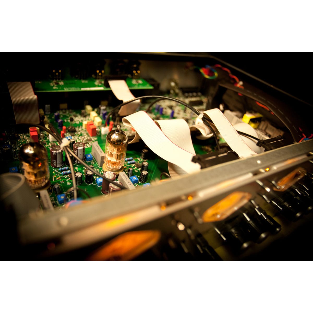 Universal Audio 4-710d Tone Blending Twin-Finity Microphone Preamp and DI