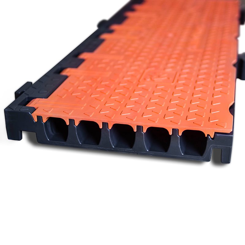 Penn Elcom CROSS5O Cross 5 Five Channel Crossover Cable Protector (Orange)