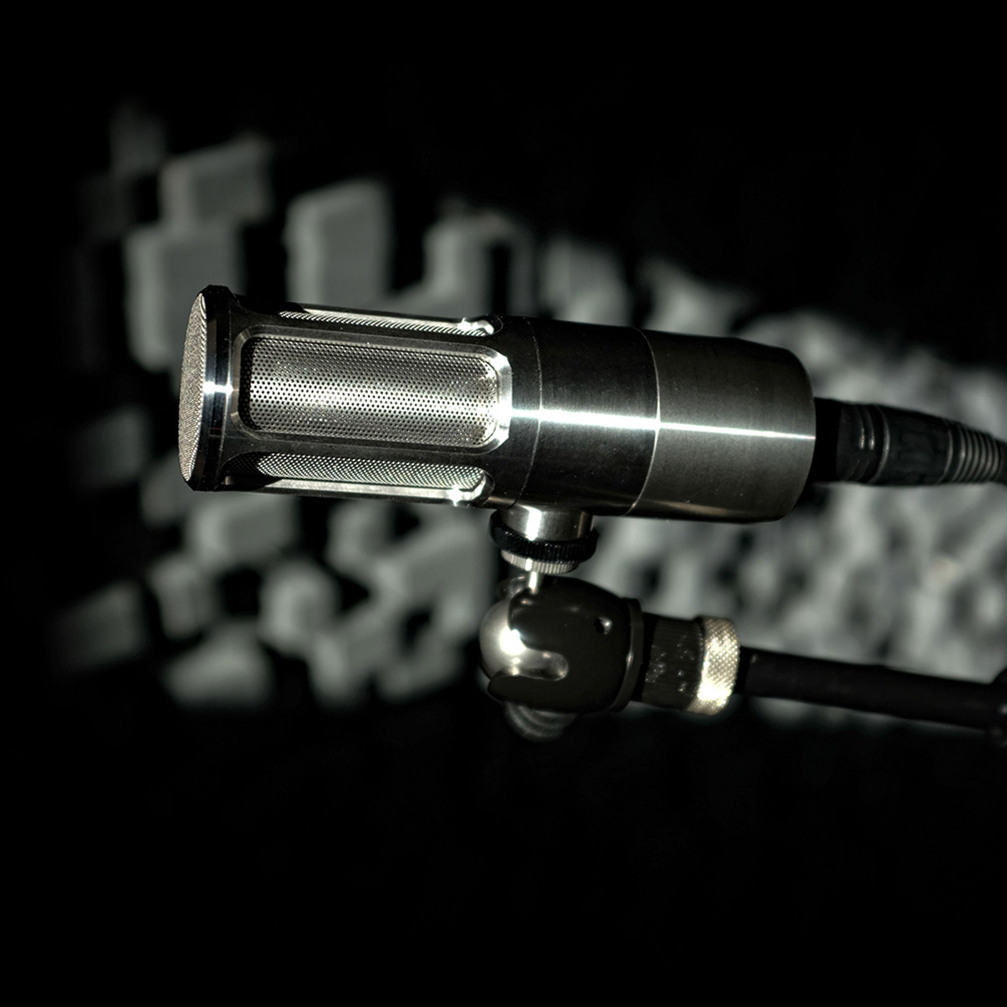 Earthworks Icon Pro Streaming XLR Microphone (Stainless Steel)